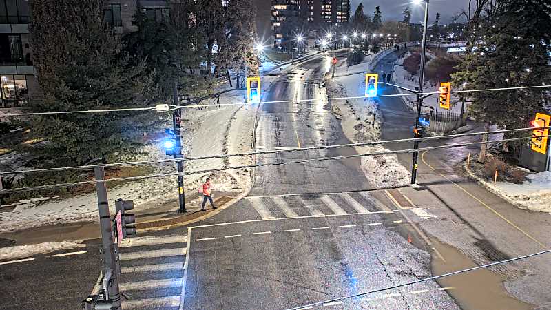 Fifth and Queen Elizabeth Driveway