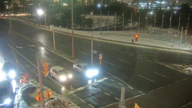 Kichi Zībī Mīkan/Wellington & Portage Bridge